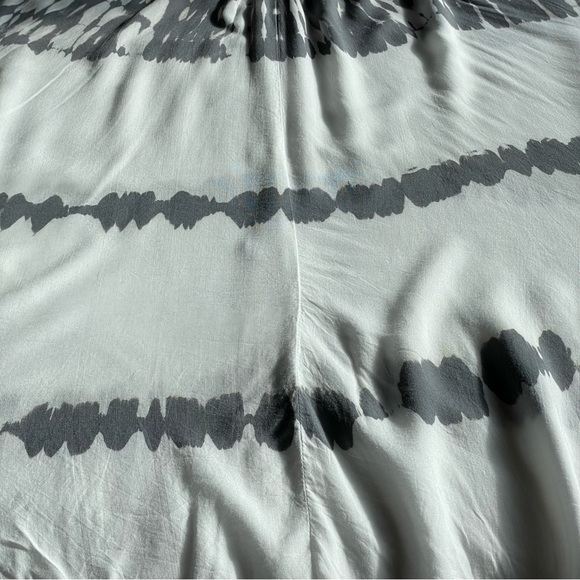 Pineapple Boutique Dress White with Grey Tie Dye Size Small/Medium - Picture 6 of 14